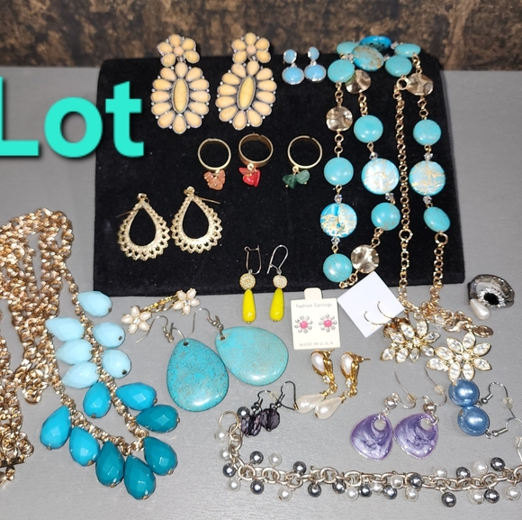 costume jewelry Jewelry - spring into summer costume jewelry lot earrings necklaces rings bracelet fashion